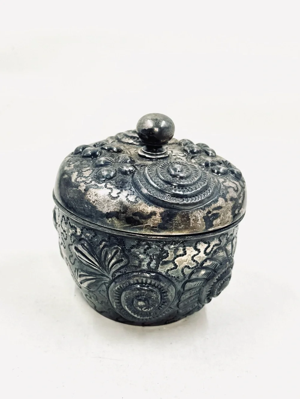 Wilcox Silver Plate Co Antique Victorian Quadruple Plate Tea Caddy Covered Bowl